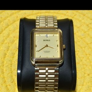 & Other Stories Gold Men's Watch